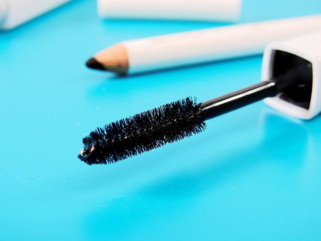 Master the Art of Eyeliner for Enhanced Eye Shape