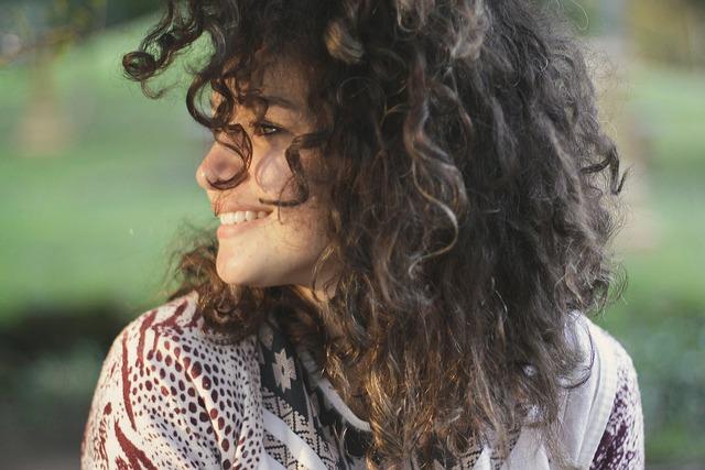 Unlocking the Secrets to Lustrous, Defined Curls with Minimal Effort