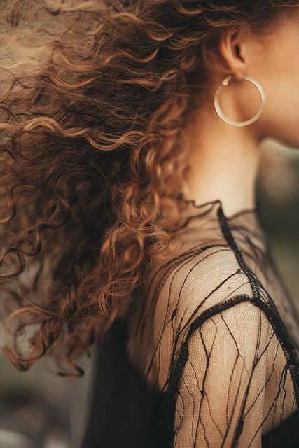 Styling with Confidence: Mastering Techniques for Beautiful Curls